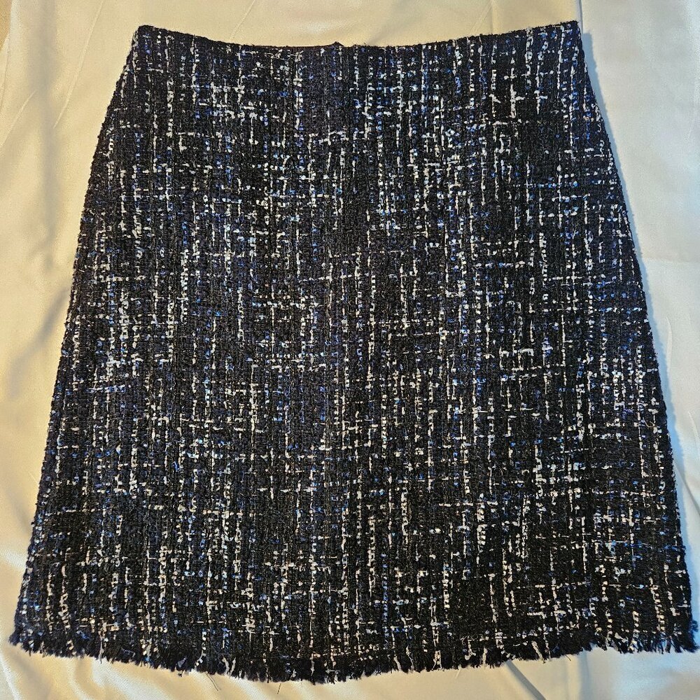 size 8 - Picture 1 of 9